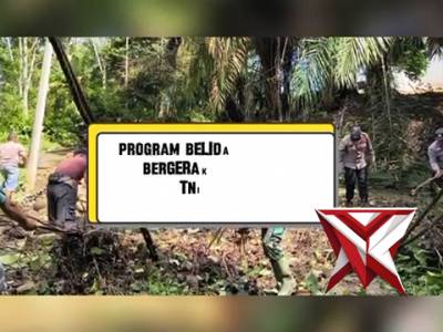 Personil polres lubuk Linggau bersihkan sampah agar lingkungan masyarakat nyaman