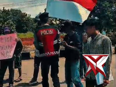 *Pengamanan Humanis, Wujud Kepedulian Polsek Muara Beliti Polres Musi Rawas di Tengah Aksi Unjuk Ras