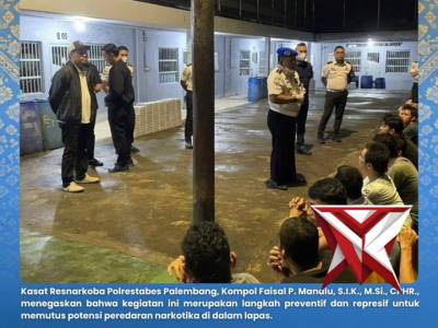 Satresnarkoba Polrestabes Palembang menggelar razia gabungan di Lapas Kelas IA Pakjo