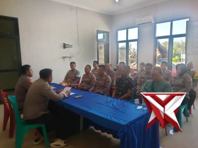 KAPOLSEK  KALITIDU LAKUKAN ANEV KINERJA ANGGOTANYA