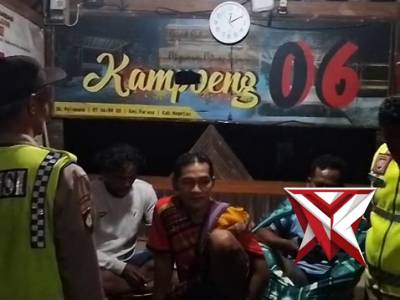 Patroli Poskamling Desa Nglopang Kecamatan Parang Kabupaten Magetan