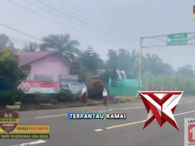 Sat Lantas Polres Musi Rawas memberikan himbauan kepada masyarakat agar pengendara R2 dan R4 berhati