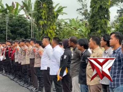personil polres oku selatan melaksanakan giat  apel pagi