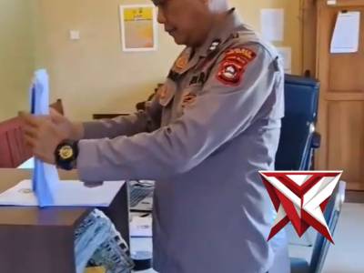 Kurvei polsek babat toman ..??