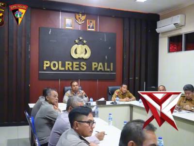 Kegiatan kapolres dan PJU melaksanakan zoom arahan wakapolri terkait antisipasi fenomena el nino