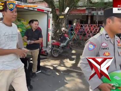 Wakapolres Muara Enim Pimpin Gerakan Pangan Murah, 2 Ton Beras Disalurkan ke Warga - PoliceTube