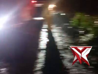 Situasi banjir di jl pemkab 5 - PoliceTube