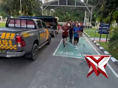 Pembinaan jasmani casis polres oku selatan bersama kapolres oku selatan. - PoliceTube