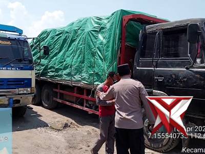 Patroli KRYD pembatasan jam operasional kendaraan truk di Wilayah Pelabuhan Gresik