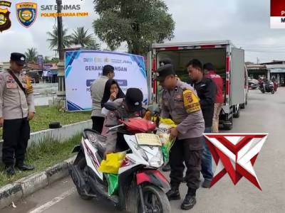 Tekan Inflasi, Polres Muara Enim Hadirkan Pangan Murah di Pasar Tanjung Enim


MUARA ENIM &mdash; Dalam up
