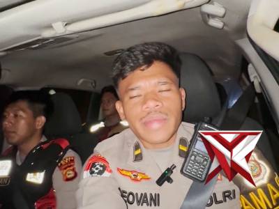 Malam bukan halangan bagi kami untuk menjaga kenyamanan perjalanan Anda. Saat patroli semalam, kami - PoliceTube