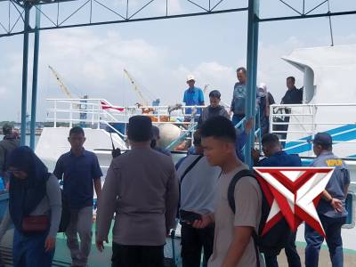 Giat PAM Kedatangan kapal Express Bahari 6F situasi Aman terkendali