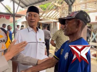 Bantuan Bedah Rumah Kapolda Jabar bersama Polres Banjar dan Baznas - PoliceTube