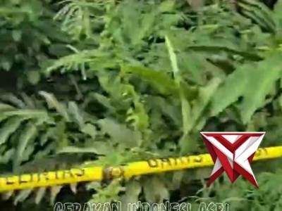 Polsek BTS Ulu Pasang Tanda Peringatan di Jembatan Cik Ani - PoliceTube