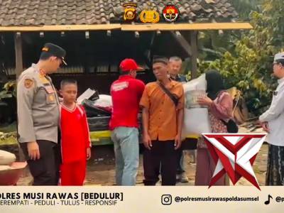 Kapolres Musi Rawas melaksanakan kunjungan ke lokasi korban kebakaran di Kecamatan Megang Sakti