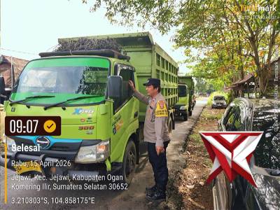 Anggota Polsek Jejawi giat KRYD rutin di depan Mako dengan target orang, muatan dan surat kendaraan