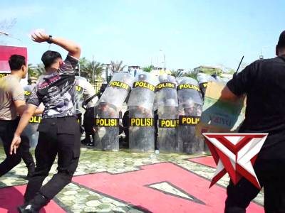 latihan simulasi sispam kota - PoliceTube