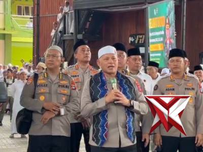 Polda Kalimantan Selatan Sambangi Ponpes Dalam Pagar untuk Memberi Motivasi Santri