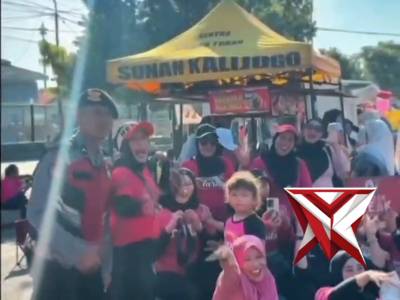 Satsamapta Polres Tuban melaksanakan patroli bersepeda di area Car Free Day