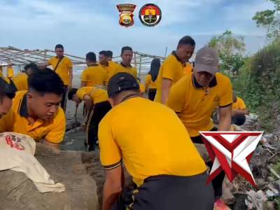 Polres Seluma gelar aksi bersih pantai dukung gerakan Indonesia asri