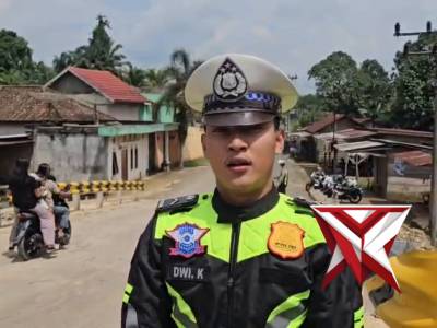 Kapolda Sumsel Irjen Pol DR Sandi N komitmen laks Program Lalin Lancar Aman di Wilkum Polres Mura - PoliceTube