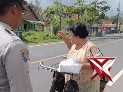 Polisi Sahabat Masyarakat: Melayani, Mengayomi, dan Berbagi - PoliceTube