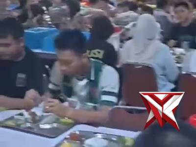 Betung, Banyuasin Sebanyak 25 Siswa Dikbangspes Binmas Gel. II T.A. 2026 melaksanakan makan malam - PoliceTube