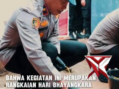 Kapolda Sumsel Irjen Pol. Dr. Sandi Nugroho, S.I.K., S.H., M.Hum. membawa kebahagiaan bagi warga. - PoliceTube