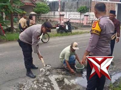 @ev3a_ SUDAHKAH ANDA BERBUAT BAIK HARI INI - PoliceTube