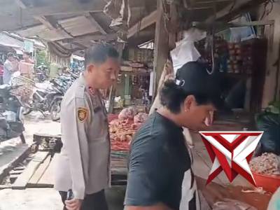 Antisipasi lonjakan harga Kapolsek cek kangsung - PoliceTube