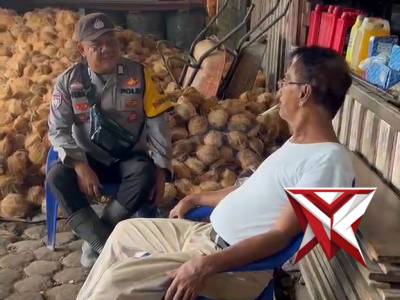 PATROLI JALAN KAKI BHABIN POLSEK LALAN.