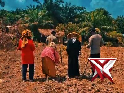 PENANAMAN JAGUNG "POLRI UNTUK MASYARAKAT" ????? - PoliceTube