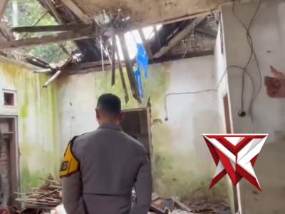 Pengecekan Lokasi Bedah Rumah Polres Banjar bersama Baznas - PoliceTube