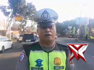 Live Report Anggota Lantas Polsek Lawang Lakukan Pelayanan Rutin Pengaturan Lalu Lintas di Lawang