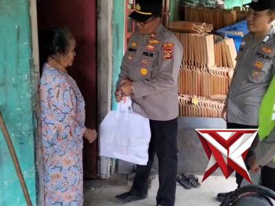 PEMBERIAN BANSOS DARI KAPOLRES OKU TIMUR