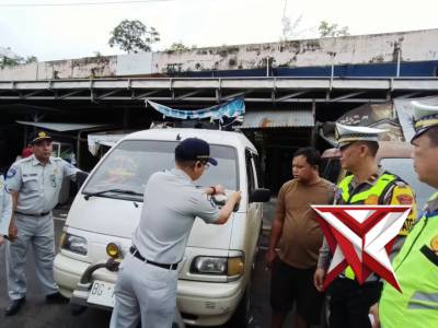 Polantas Menyapa sekaligus Ramp Check kepada pengemudi Angdes Pagun