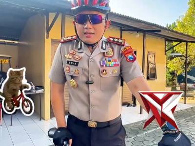 Kapolres Magetan berangkat ke kantor bersepeda