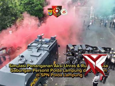 Uji Kesiapsiagaan, Personel Gabungan Polda Lampung Simulasi Penanganan Unras di SPN Kemiling
