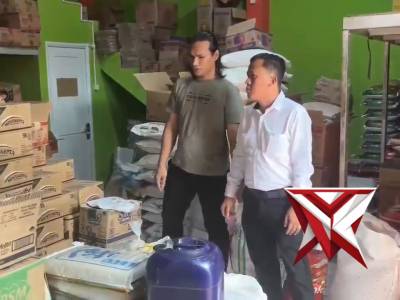 Sat intelkam polres ogan ilir lakukan cek harga sembako