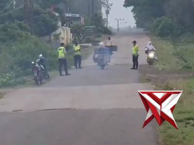 Personil Polsek Pam Pangan Gatur Lalin Pagi/Strong Point - PoliceTube