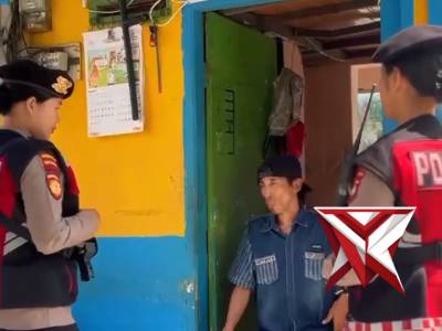PATROLI R4 POLWAN DITSAMAPTA POLDA KEPRI MELAKSANAKAN PATROLI RUTIN DAN DIALOGIS - PoliceTube