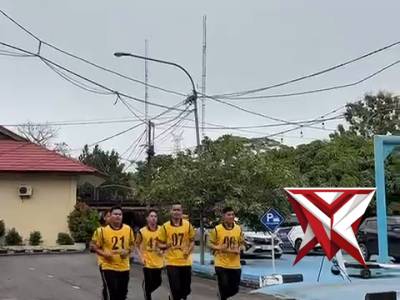 Kesempatan jasmani - PoliceTube