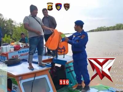 11. Giat satpolairud polres muba memberikan himbauan kepada masyarakat