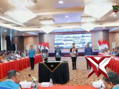 Kapolda Sumatera Selatan Irjen Pol Dr. Sandi Nugroho memimpin upacara pengambilan sumpah