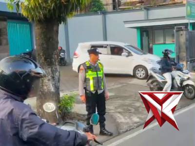 Pengaturan Lalin di Depan SD NU Kepanjen
