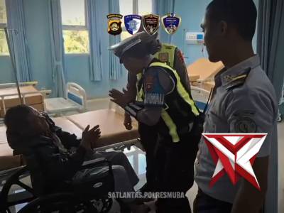 Pengawalan  korban lalin menuju ke RSUD sungai lilin