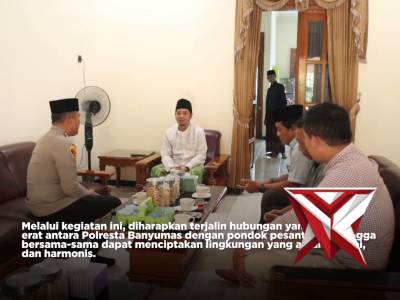 KAPOLRESTA BANYUMAS SILATURAHMI KE PONPES AL HIDAYAH - PoliceTube