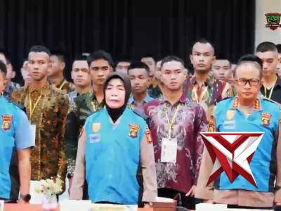 Kapolda Sumatera Selatan Irjen Pol Dr. Sandi Nugroho memimpin upacara pengambilan sumpah dan penanda