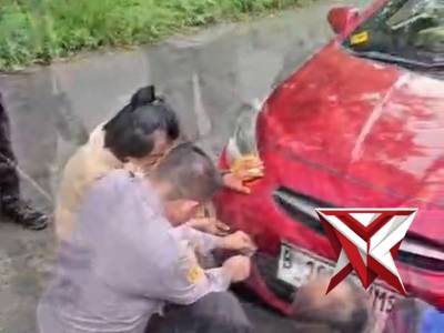 Kendaraan Balik Mudik Mogok Polsek BTS Ulu Polres Musi Rawas Polda Sumsel Beri Bantuan