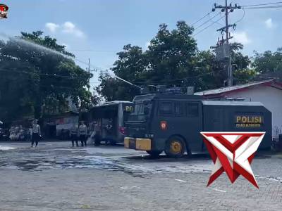 Polres Blitar Kota Gelar Latihan Dalmas dalam rangka peningkatan kemampuan personil bertempat di hal - PoliceTube